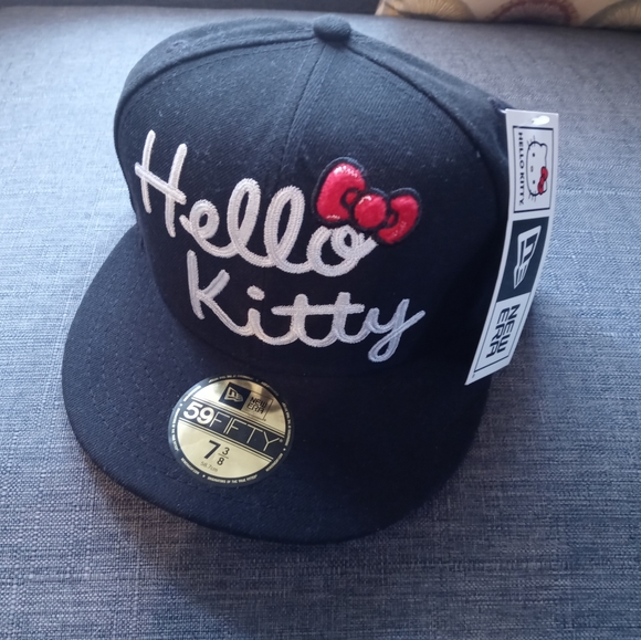 🆕Hello Kitty x New Era 59Fifty Sanrio Fitted Hat Black & Red Hello Kitty Hat - Picture 1 of 11